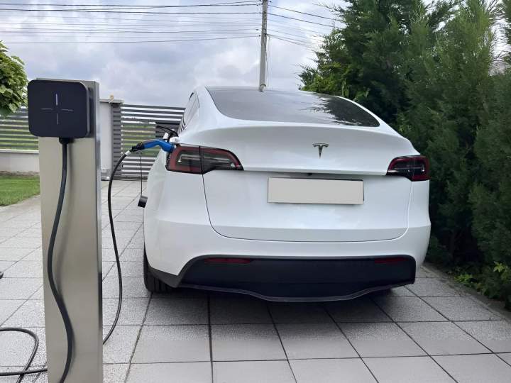 Installateur de borne de recharge IRVE, Héric